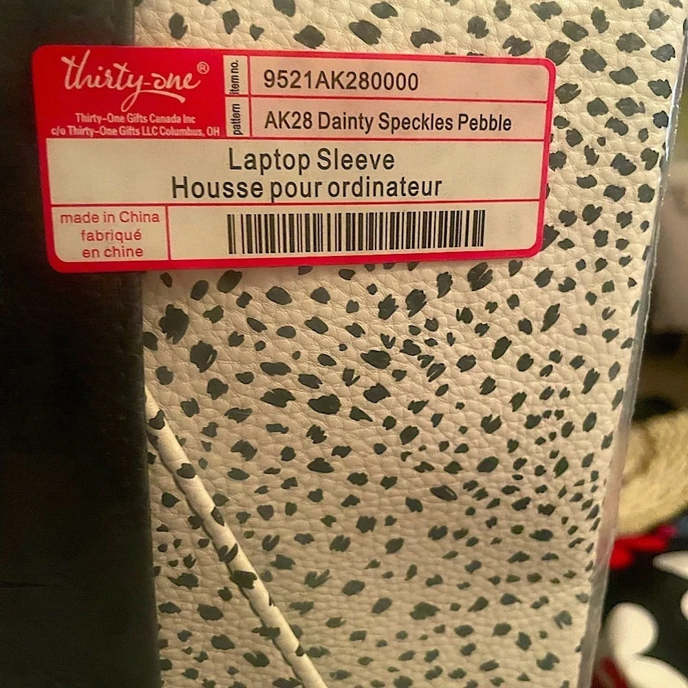 Thirty-One Dainty Black & White Speckled Laptop/Tablet Sleeve Case